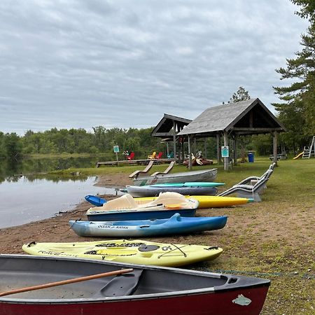 Lakefront Hideaway Resort Kawartha Lakes Exterior photo
