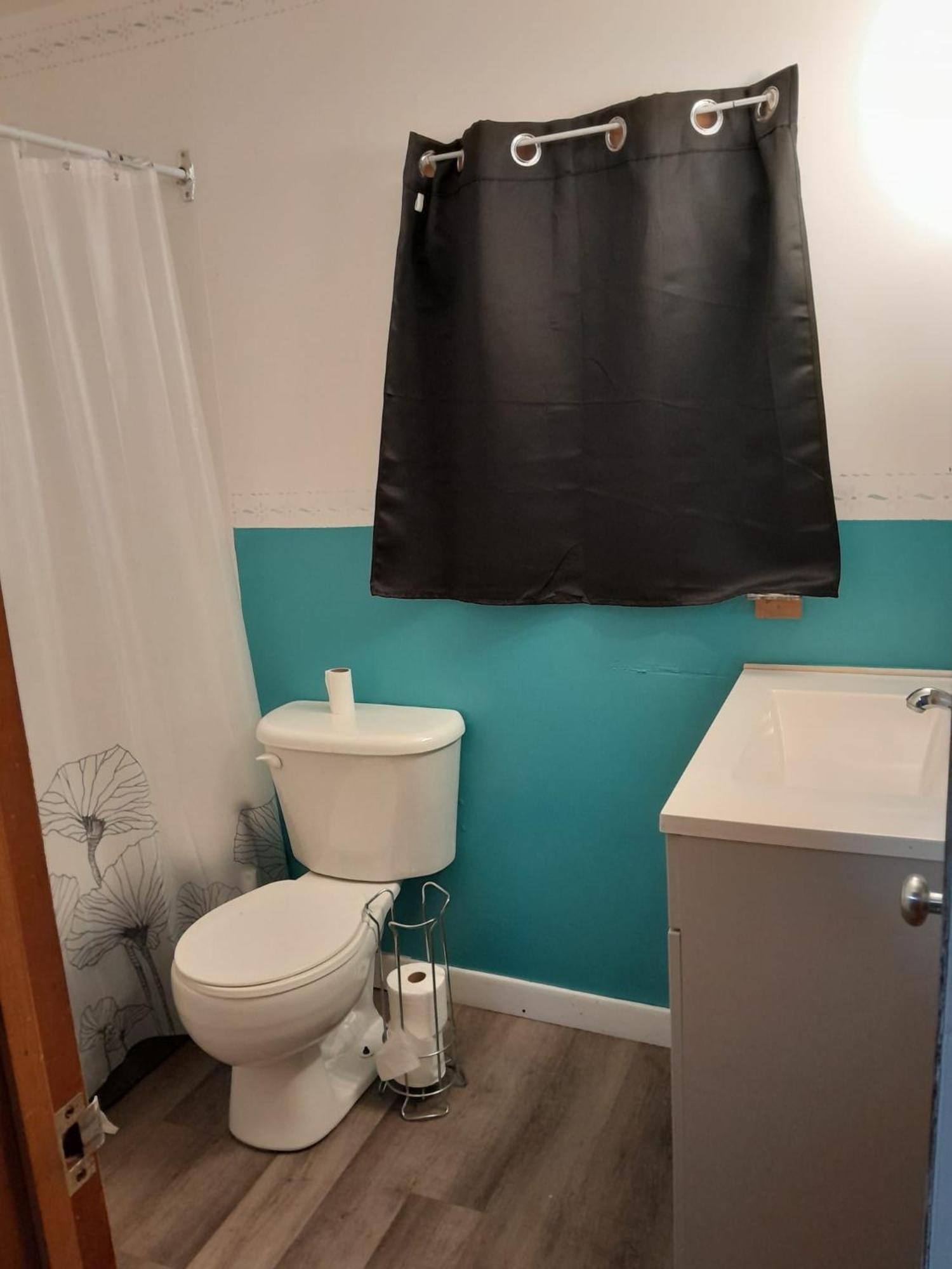 Lakefront Hideaway Resort Kawartha Lakes Room photo