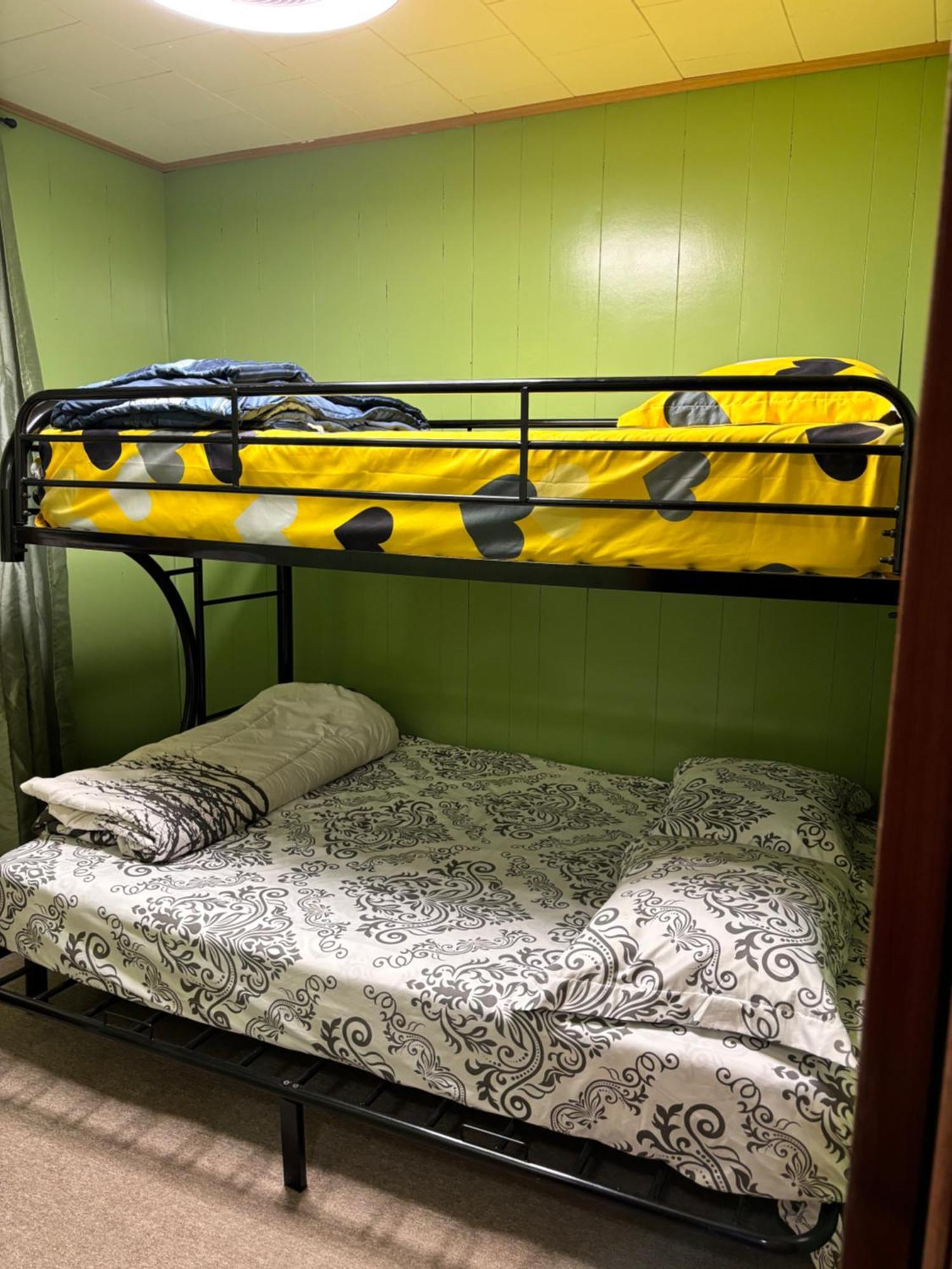 Lakefront Hideaway Resort Kawartha Lakes Room photo