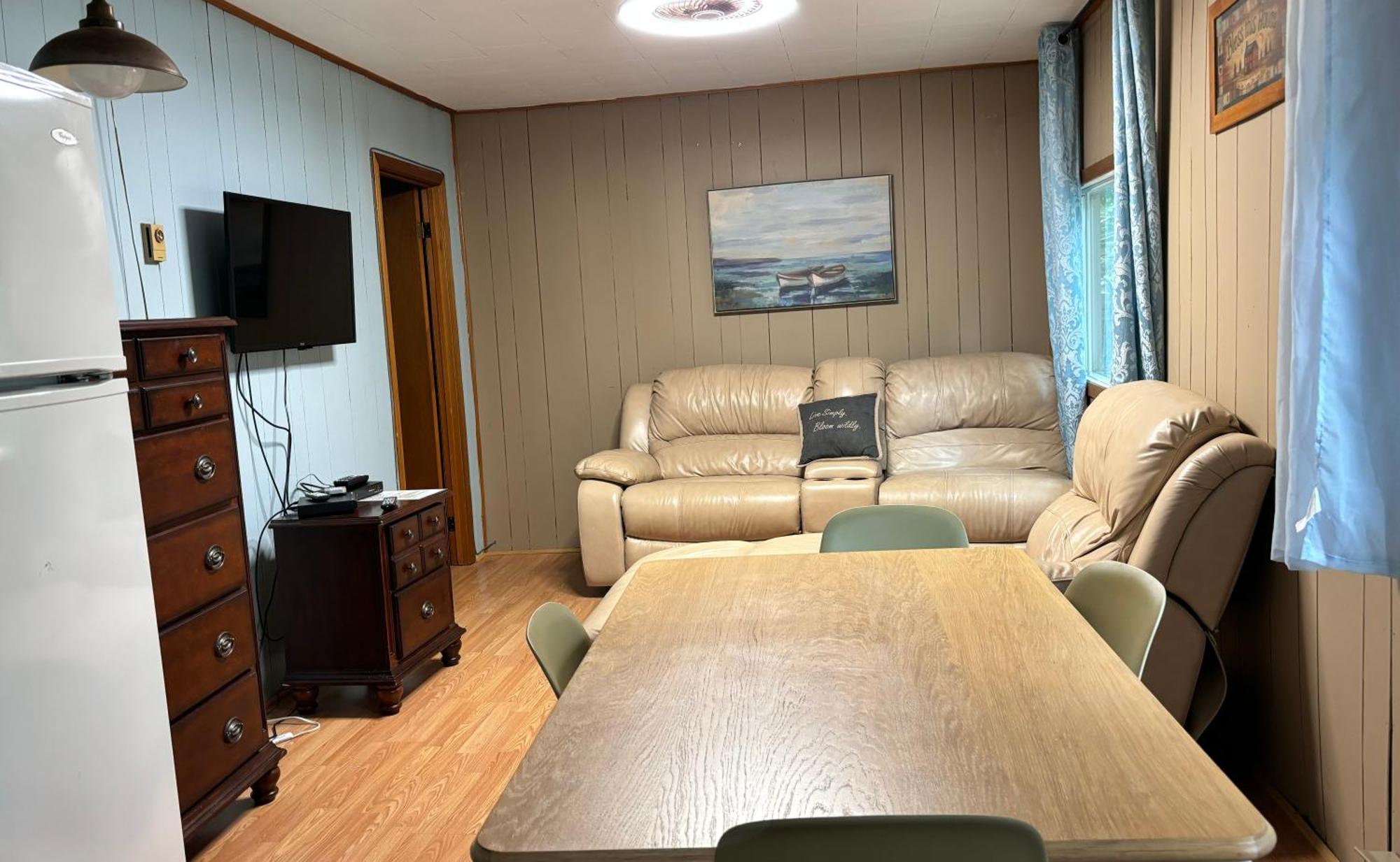 Lakefront Hideaway Resort Kawartha Lakes Exterior photo