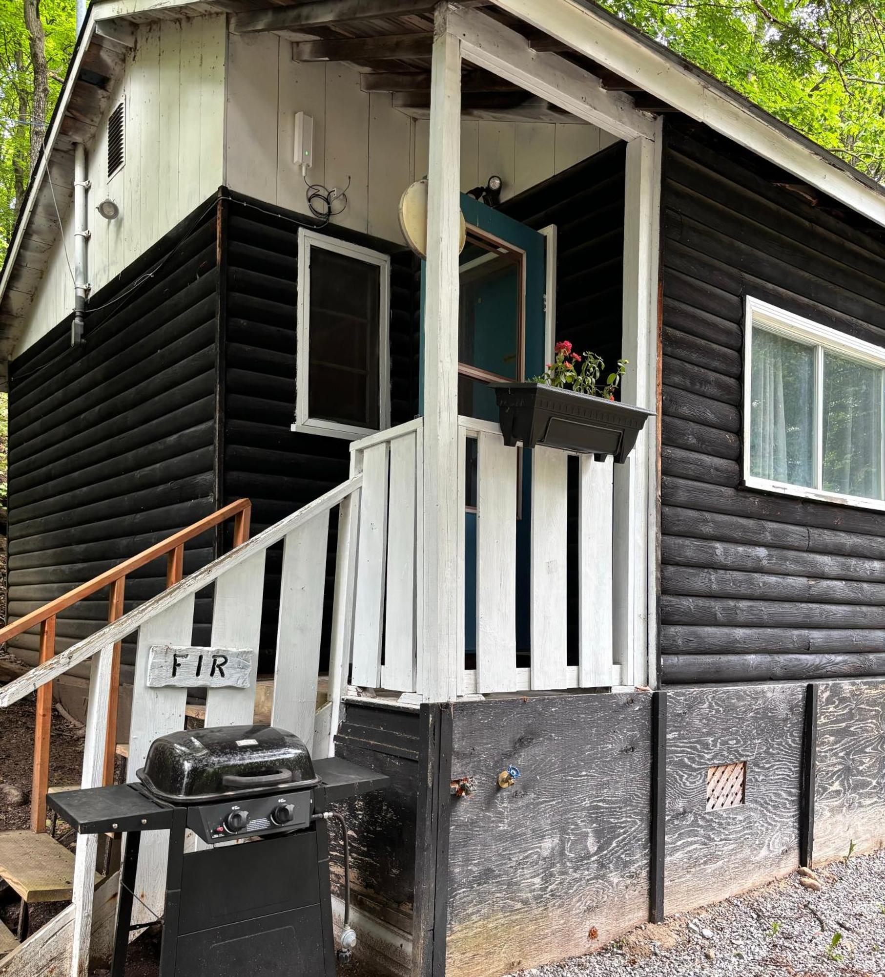 Lakefront Hideaway Resort Kawartha Lakes Exterior photo